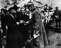 Jewish Poles welcome Pilsudski in 1920 